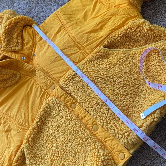 FP Movement Free People Adventure Awaits Sherpa Fleece Jacket Bright Yellow - Picture 12 of 12